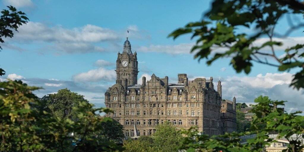 Four Days in Edinburgh: Strawberry Season in the Heart of Dark Academia